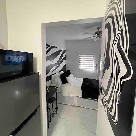 Cozy Studio, Prime Location, Remodeled, 1 Parking West Palm Beach Buitenkant foto