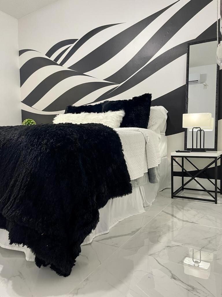 Cozy Studio, Prime Location, Remodeled, 1 Parking West Palm Beach Buitenkant foto