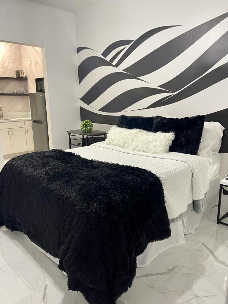 Cozy Studio, Prime Location, Remodeled, 1 Parking West Palm Beach Buitenkant foto