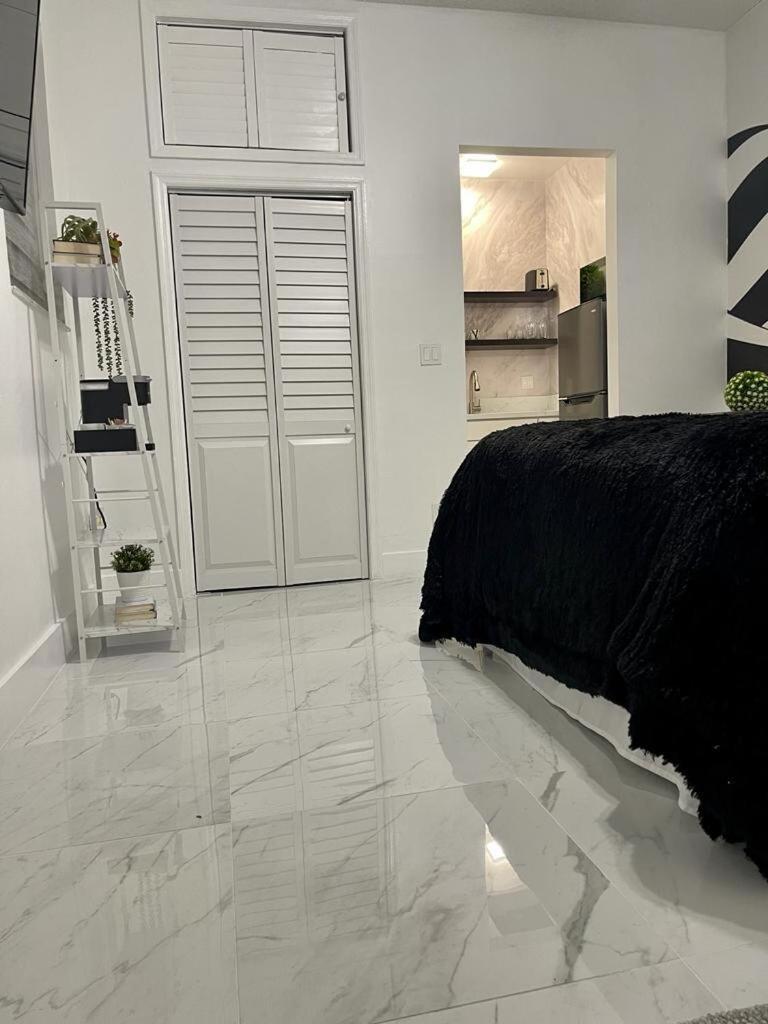 Cozy Studio, Prime Location, Remodeled, 1 Parking West Palm Beach Buitenkant foto