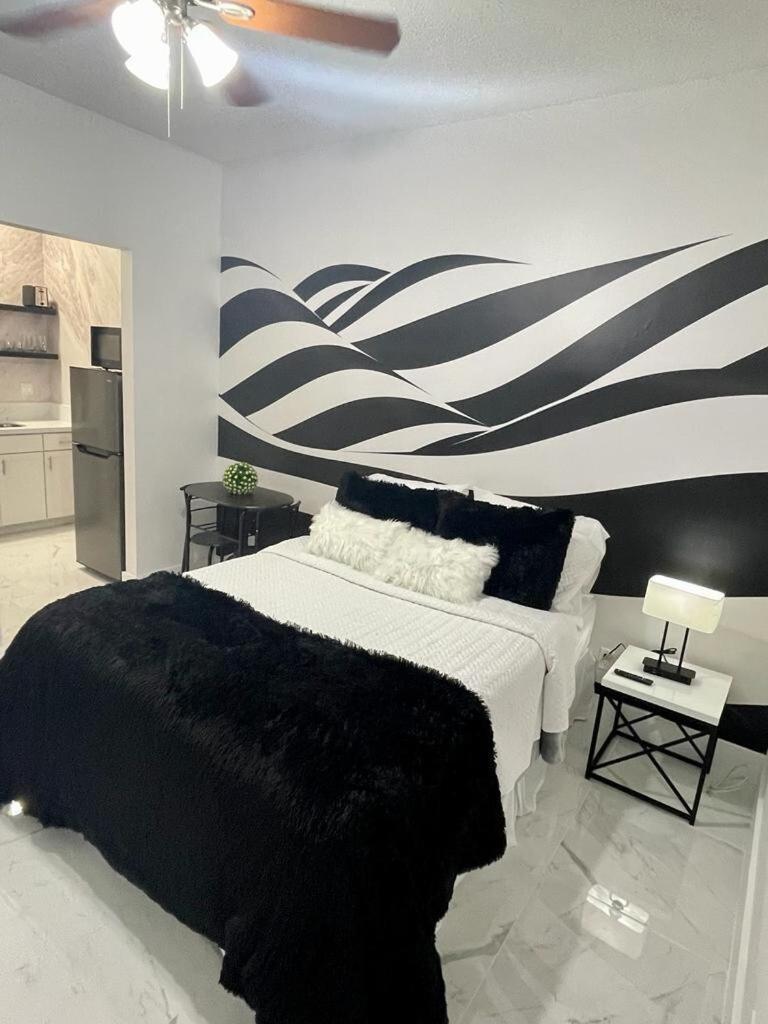 Cozy Studio, Prime Location, Remodeled, 1 Parking West Palm Beach Buitenkant foto