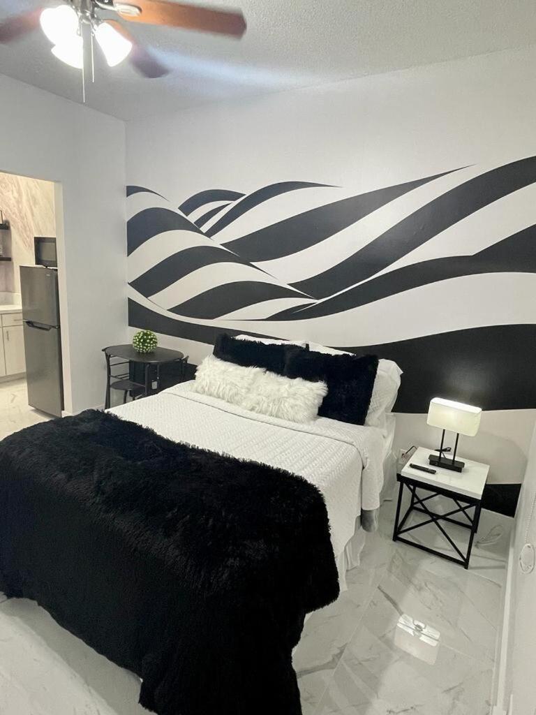 Cozy Studio, Prime Location, Remodeled, 1 Parking West Palm Beach Buitenkant foto