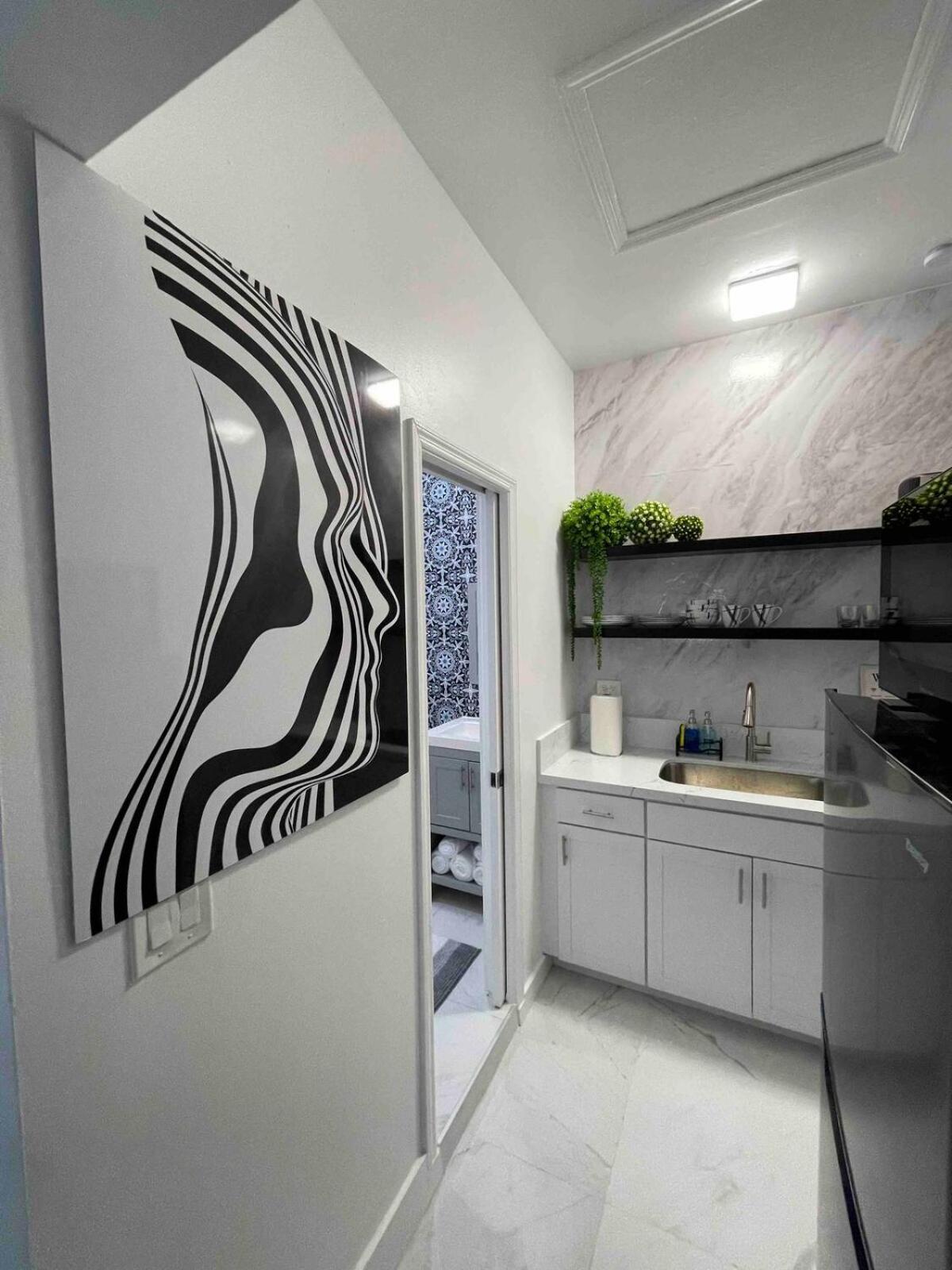 Cozy Studio, Prime Location, Remodeled, 1 Parking West Palm Beach Buitenkant foto