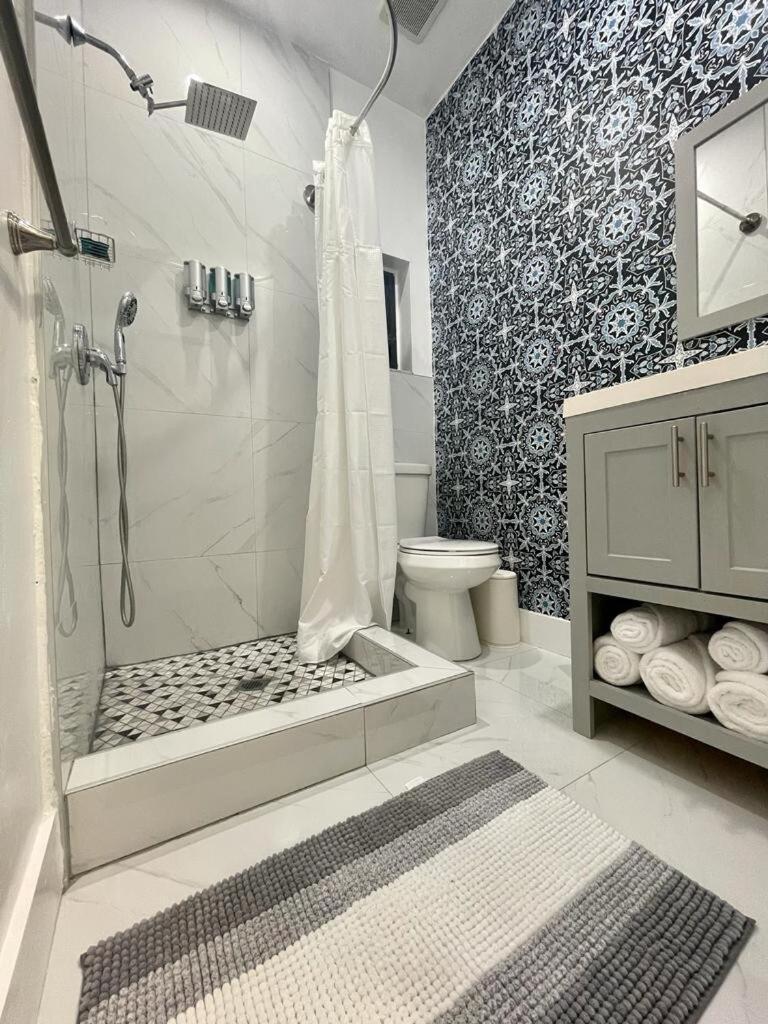 Cozy Studio, Prime Location, Remodeled, 1 Parking West Palm Beach Buitenkant foto